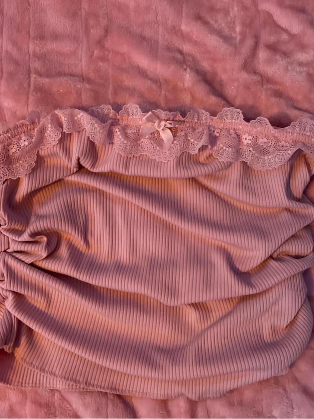 Lace-Trim Ribbed Crop Top - Pink